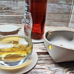 Комплект подложки за чаши от естествена кожа „CHEERS” 6+1 с поставка
